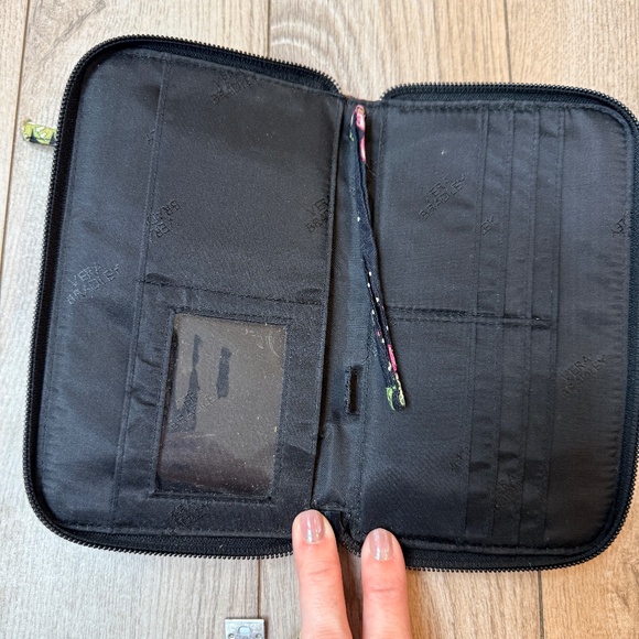 VERA BRADLEY Quilted New Hope Ribbons Card Slot Wallet - Picture 5 of 5